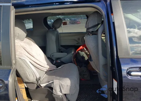 2023 Toyota Sienna Limited from USA, damaged, VIN 5TDZSKFC0PS099697